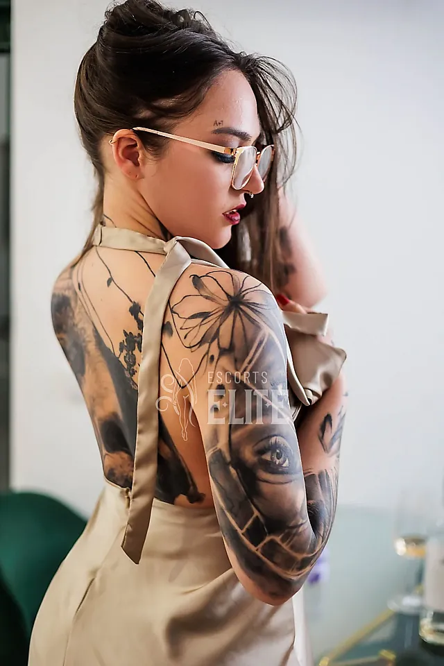 Acompanhante de Luxo Esmeralda Om Spa, em Porto